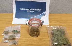 Bundespolizeidirektion Sankt Augustin: BPOL NRW: Bundespolizisten stellen 4 Drogendelikte in einer Stunde fest