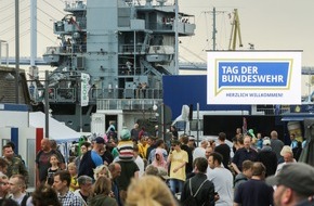 Presse- und Informationszentrum Marine: "Wir sind da" - Tag der Bundeswehr in Stralsund mit dem Generalinspekteur der Bundeswehr