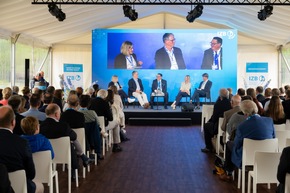 30 Jahre IZB: Biotech-Hotspot feiert Jubiläum mit Spitzen aus Politik, Wissenschaft und Wirtschaft
