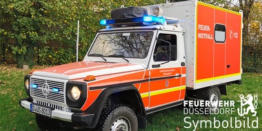 Feuerwehr Düsseldorf: FW-D: Zwei Rettungseinsätze mit geländegängigem Krankenwagen - 24-jähriger Mountainbiker und 74-jährige Spaziergängerin von Feuerwehr aus unwegsamen Gelände gerettet