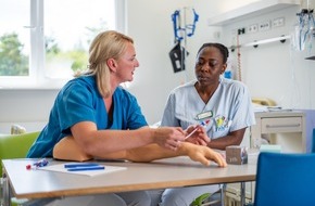SRH Holding: SRH Umfrage: Pflege hat Aufklärungsbedarf