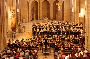Rheinland-Pfälzische Technische Universität Kaiserslautern-Landau (RPTU): Adventskonzert mit den Ensembles der RPTU in Landau in der Marienkirche