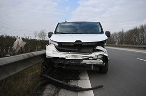 Polizeiinspektion Stade: POL-STD: Unfälle in Stade, Sauensiek und Harsefeld - Zeugen gesucht - eine Autofahrerin tödlich verletzt