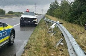 Polizeiinspektion Stade: POL-STD: Unfall auf der Autobahn 26 - Verursacher flüchtet - Polizei sucht Zeugen