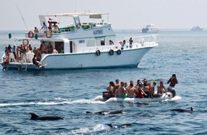 GRD Gesellschaft zur Rettung der Delphine e.V.: ITB Berlin: Delfinschützer warnen vor unkontrolliertem Schwimmen mit Delfinen - Vortrag beim "13. Pow-Wow for Tourism Professionals" am 7. März um 16:30 (Halle 4.1 - Adventure Bühne)