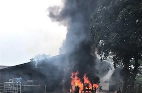 Polizeiinspektion Verden / Osterholz: POL-VER: Brand greift auf Stall über, kann jedoch gelöscht werden