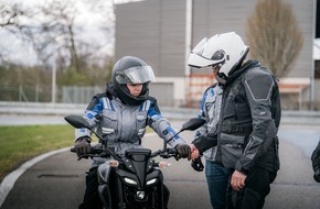 Touring Club Schweiz/Suisse/Svizzero - TCS: Le TCS aide les jeunes &agrave; d&eacute;buter la moto en toute s&eacute;curit&eacute;