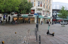 Polizei Aachen: POL-AC: Unfall mit E-Scooter - Fahrzeugführerin schwer verletzt