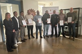 Polizeidirektion Worms: POL-PDWO: Worms - Polizei ehrt Zivilcourage: Acht Bürgerinnen und Bürger ausgezeichnet