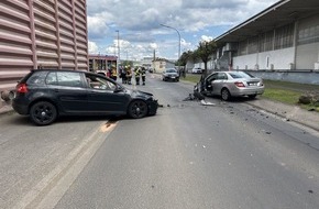 Polizeipräsidium Südosthessen: POL-OF: Verletzter bei Frontalzusammenstoß zweier Autos