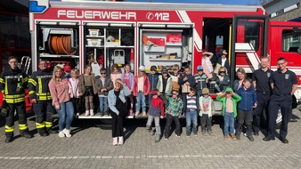 Freiwillige Feuerwehr Bedburg-Hau: FW-KLE: Wenn die Feuerwehr die Angst nimmt - Brandschutzerziehung f&uuml;r Kinder in Bedburg-Hau