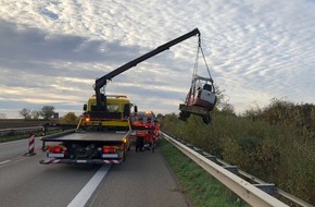 Polizeidirektion Landau: POL-PDLD: A65 Anschlussstelle Edenkoben - Verkehrsunfall durch freifahrenden Anhänger