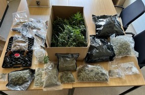 Polizei Hagen: POL-HA: Volltreffer: Polizeibeamte stellen Cannabis und Waffen sicher