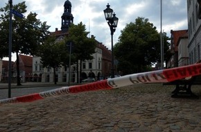 Polizeiinspektion Lüneburg/Lüchow-Dannenberg/Uelzen: POL-LG: ++Lüneburger Marktplatz nach Bombendrohung geräumt ++ Absuche mit Spezialhund ++ Bombendrohung erweist sich als Falschmeldung ++