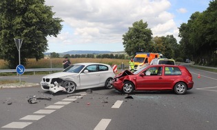 Kreispolizeibeh&ouml;rde H&ouml;xter: POL-HX: Zwei Personen bei Unfall leicht verletzt