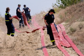 THW SN-TH: Brandeinsatz Gohrischheide: THW Wasserlogistik - Unverzichtbare Unterstützung bei Löscharbeiten der Feuerwehr
