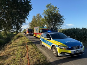 FW-AUR: Betriebsstoffe nach Verkehrsunfall ausgetreten