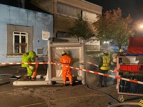 FW-PL: Plettenberger Feuerwehr unterstützt mit mehreren Einheiten bei Großbrand in Neuenrade
