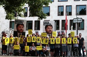 Amnesty International: #FreeTaner: Solidaritätsaktion für türkischen Amnesty-Vorstand Taner Kilic in Berlin