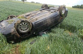 Polizeidirektion Landau: POL-PDLD: Mit Auto überschlagen