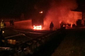 Polizeidirektion Kaiserslautern: POL-PDKL: Brand eines LKW, Vollsperrung der Autobahn