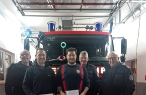 Feuerwehr Ense: FW Ense: F&uuml;hrungswechsel im 3. Zug / erfahrenes Duo aus H&ouml;ingen und H&uuml;nningen an der Spitze des L&ouml;schzugs