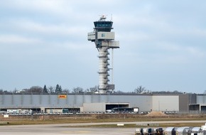 DFS Deutsche Flugsicherung GmbH: Flughafen-Tower Hannover feiert Jubiläum