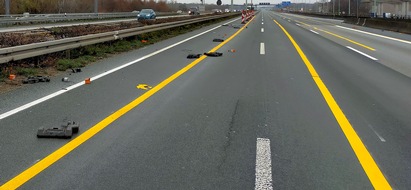 Polizeipräsidium Frankfurt am Main: POL-F: 201207 - 1251 Bundesautobahn 3: Verkehrsunfallflucht