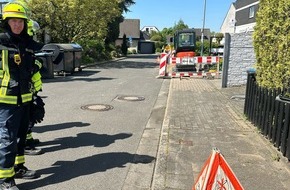 Feuerwehr Neukirchen-Vluyn: FW Neukirchen-Vluyn: Beschädigte Gasleitung sorgt für Feuerwehreinsatz