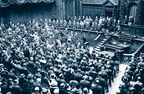 Volksbund Deutsche Kriegsgräberfürsorge e. V.: Erschreckend aktuell: der Volkstrauertag und seine Geschichte