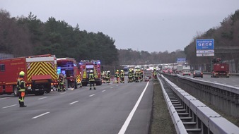 Kreisfeuerwehr Rotenburg (W&uuml;mme): FW-ROW: Gefahrguteinsatz auf der A1 bei Sottrum - keine Verletzten