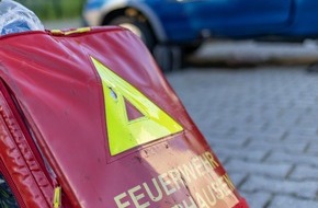 Feuerwehr Oberhausen: FW-OB: LKW- Fahrer übersieht Stauende