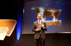 CosmosDirekt: Goldener Bulle für CosmosDirekt: Konto-Schutzbrief ist die Versicherungsinnovation 2010 (mit Bild)