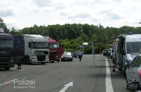 Polizeipräsidium Westpfalz: POL-PPWP: Über 80 Lastwagen beanstandet