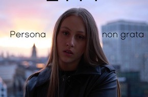 RTLZWEI: EMY veröffentlicht Debüt-EP "Null/Eins" mit tiefgründiger Single "Persona non grata"
