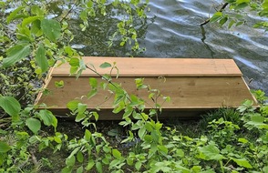 Polizeipr&auml;sidium S&uuml;dosthessen: POL-OF: Ungew&ouml;hnliche Fundsache: Sarg trieb auf Main