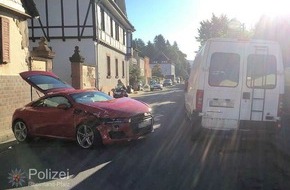 Polizeipräsidium Westpfalz: POL-PPWP: Auf parkendes Auto gekracht