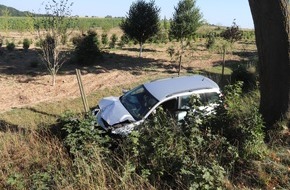 Kreispolizeibehörde Höxter: POL-HX: Verkehrsunfall mit 2 verletzten Personen Willebadessen - Niesen, B 252 / K53 (Abfahrt Niesen), 07.08.2020, 17.10 Uhr