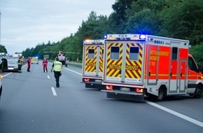 Kreisfeuerwehrverband Rendsburg-Eckernförde: FW-RD: Zwei Verkehrsunfälle auf der A7 - 6 verletzte Personen Auf der Autobahn A7, Rendsburger Kreuz und der Anschlussstelle Warder, kam es am Donnerstag (19.08.2021) zu Verkehrsunfällen