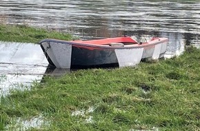 Polizeiinspektion Hameln-Pyrmont/Holzminden: POL-HOL: Herrenloses Ruderboot treibt auf Weser - Eigentümer gesucht