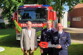 FW Helmstedt: Übergabe des neuen Löschgruppenfahrzeuges LF 10