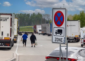 ADAC Umfrage offenbart Schwächen deutscher Rastanlagen für Camper / Kaum Serviceangebote / Viele Camper wünschen sich mehr gesonderte Parkplätze und eine bessere Ausschilderung