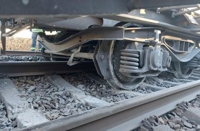 Bundespolizeidirektion M&uuml;nchen: Bundespolizeidirektion M&uuml;nchen: Kesselwagen mit Gefahrgut entgleist / Kein Gefahrgut-Austritt bei Bahnunfall / Auswirkungen auf Bahnbetrieb gravierend / Gesamtschaden in Millionenh&ouml;he