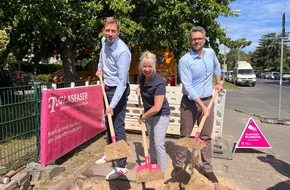 Deutsche Telekom AG: Berlin Johannisthal: Spatenstich f&uuml;r Glasfaserausbau