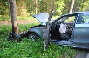 Polizeiinspektion Emsland/Grafschaft Bentheim: POL-EL: Renkenberge -  22-jähriger bei Unfall schwer verletzt
