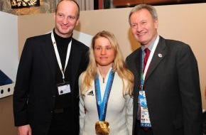 ABDA Bundesvgg. Dt. Apothekerverbände: Paralympics 2010 / Apotheker gratulieren Verena Bentele zur Goldmedaille
