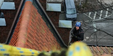 Industrie Kletterer Hamburg: Gründe für eine professionelle Dachwartung