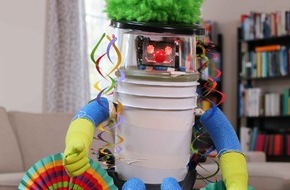 ProSieben: hitchBOT sucht neue Freunde: Ab 13. Februar reist der Roboter exklusiv für "Galileo" durch Deutschland