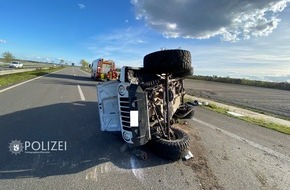 Polizeidirektion Neustadt/Weinstraße: POL-PDNW: Polizeiautobahnstation Ruchheim - Verkehrsunfall mit überschlagenem PKW auf der B9 bei Waldsee