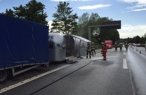 Feuerwehr Gelsenkirchen: FW-GE: Wohnwagenanhänger brannte auf der A42